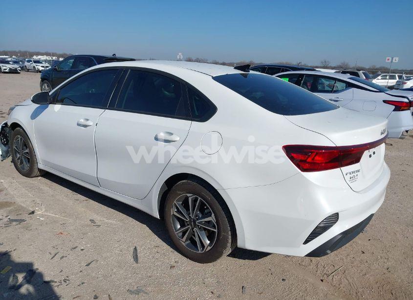 Photo 3 of 2024 Kia Forte LXS (VIN 3KPF24ADXRE772183)