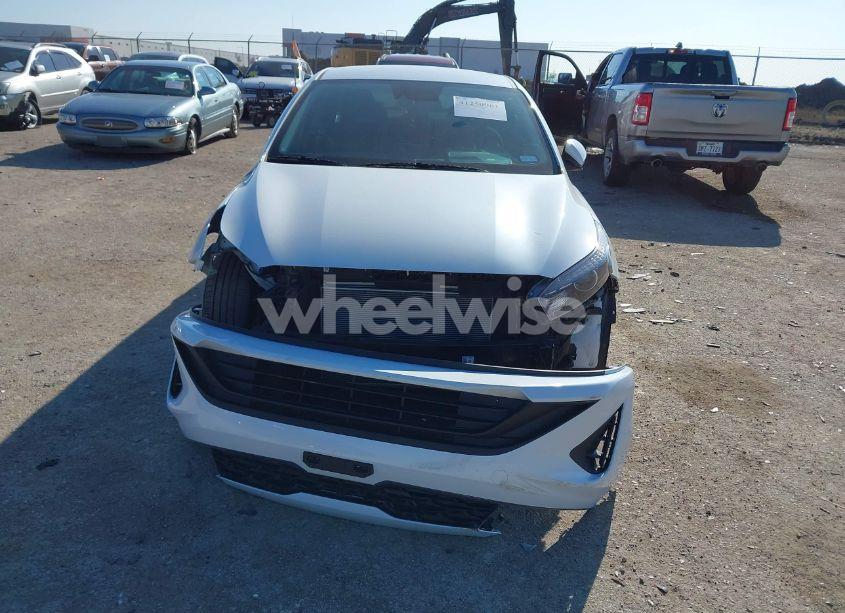 Photo 6 of 2024 Kia Forte LXS (VIN 3KPF24ADXRE772183)