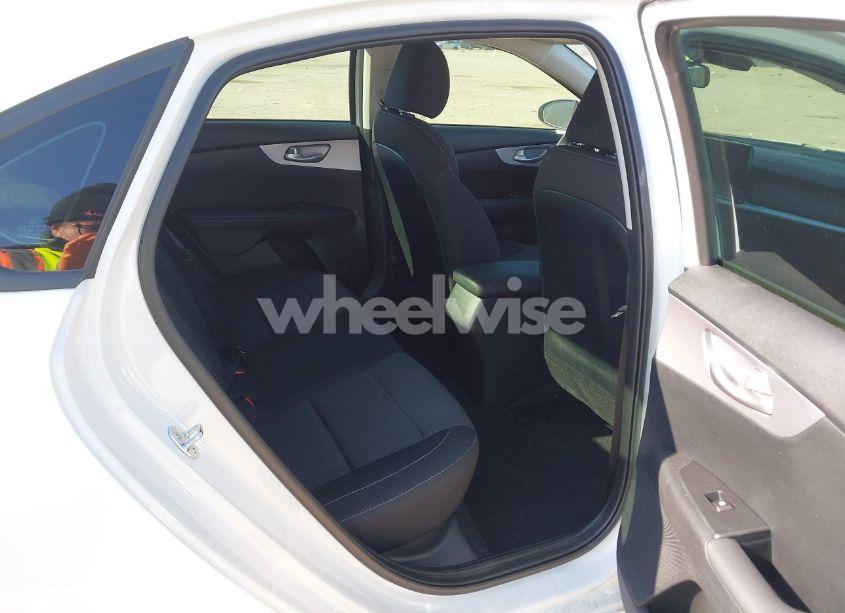 Photo 8 of 2024 Kia Forte LXS (VIN 3KPF24ADXRE772183)