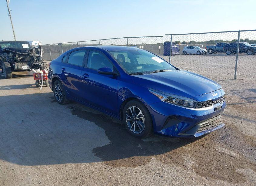 2024 Kia Forte LXS (VIN 3KPF24ADXRE777450) main photo