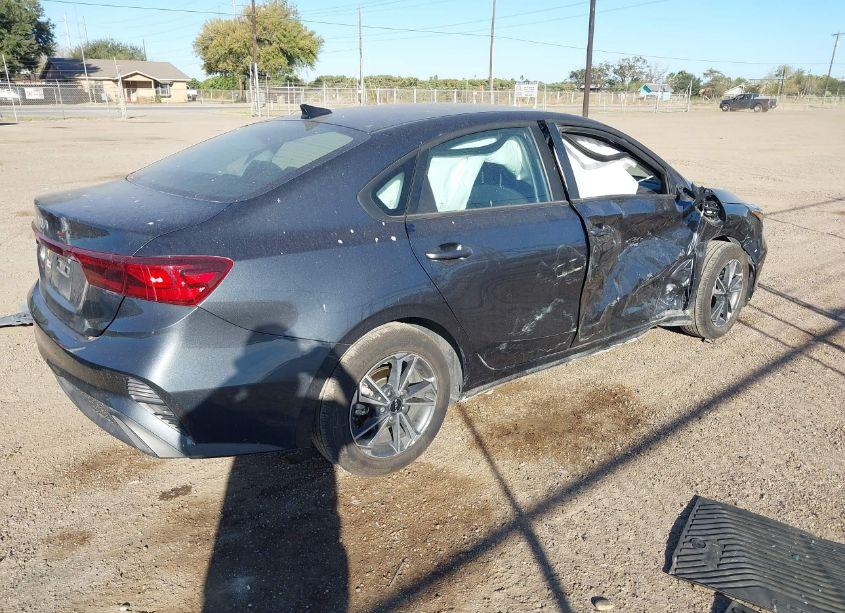 Photo 4 of 2024 Kia Forte LXS (VIN 3KPF24ADXRE778470)