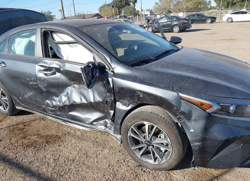 Photo 6 of 2024 Kia Forte LXS (VIN 3KPF24ADXRE778470)