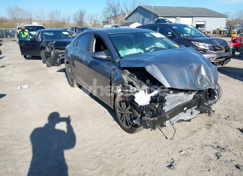 2024 Kia Forte LXS (VIN 3KPF24ADXRE802833) main photo