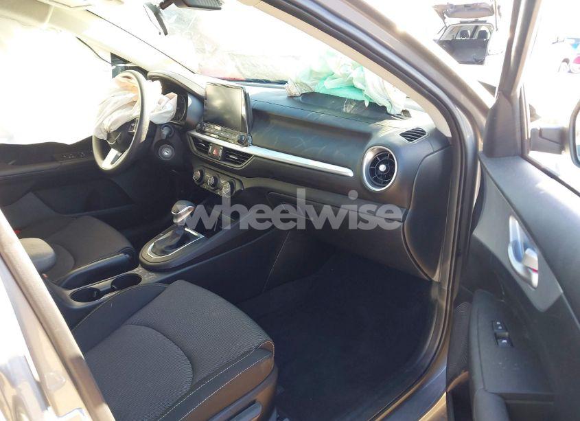 Photo 5 of 2024 Kia Forte LXS (VIN 3KPF24ADXRE802833)