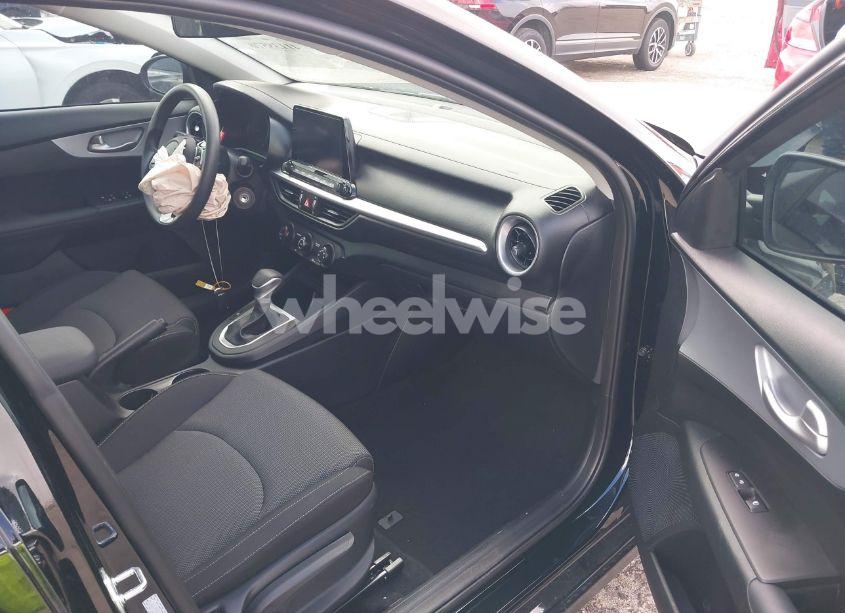 Photo 5 of 2024 Kia Forte LXS (VIN 3KPF24ADXRE824248)