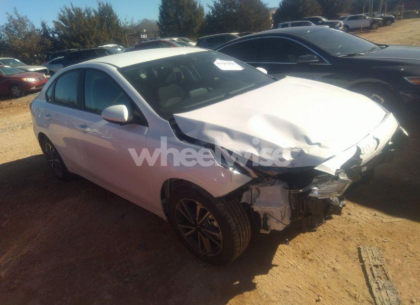 2024 Kia Forte LXS (VIN 3KPF24ADXRE833399) main photo