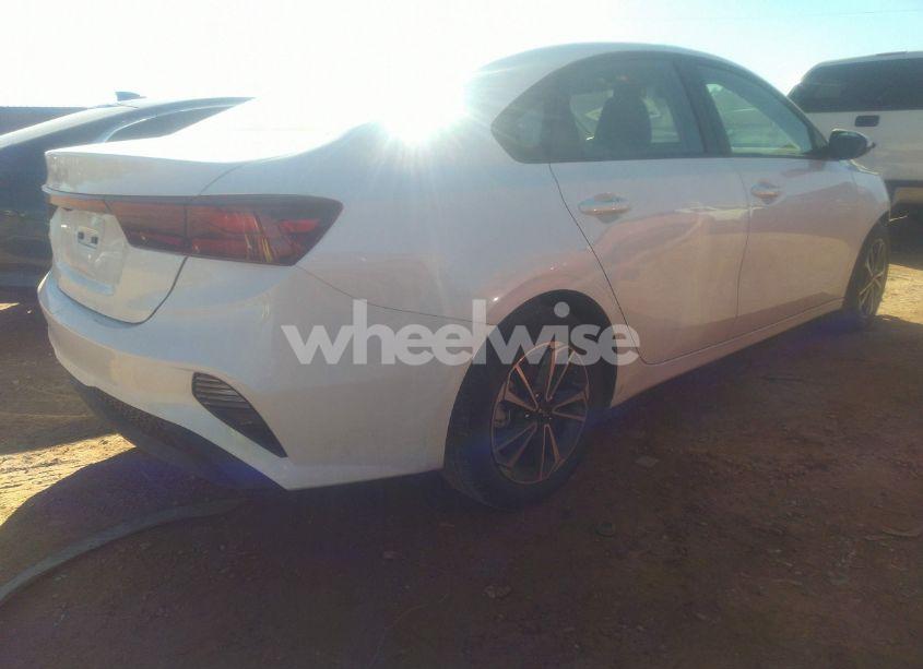 Photo 4 of 2024 Kia Forte LXS (VIN 3KPF24ADXRE833399)