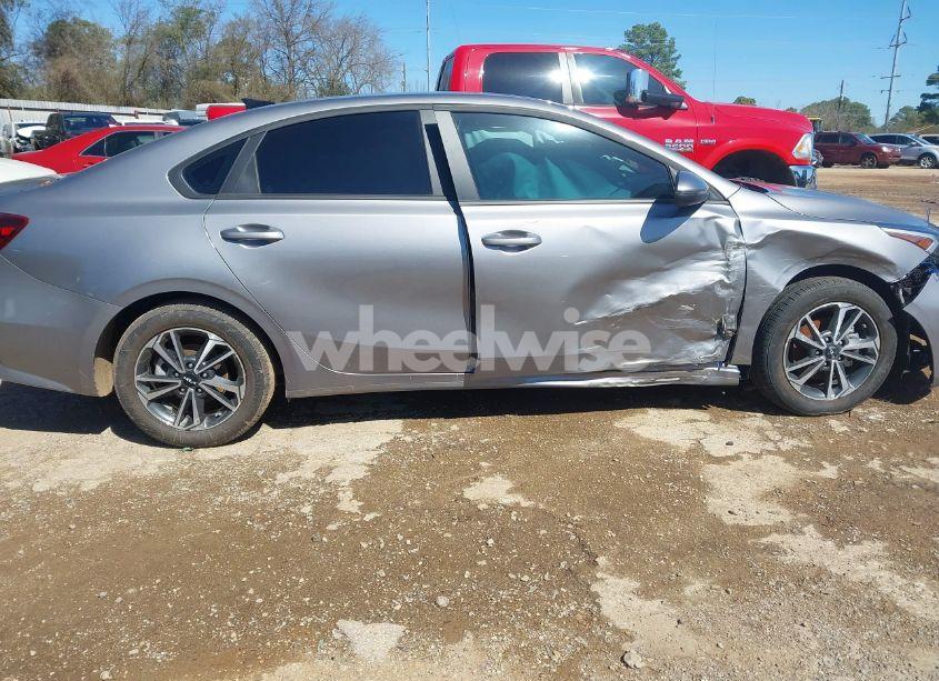 Photo 12 of 2024 Kia Forte LXS (VIN 3KPF24ADXRE838070)