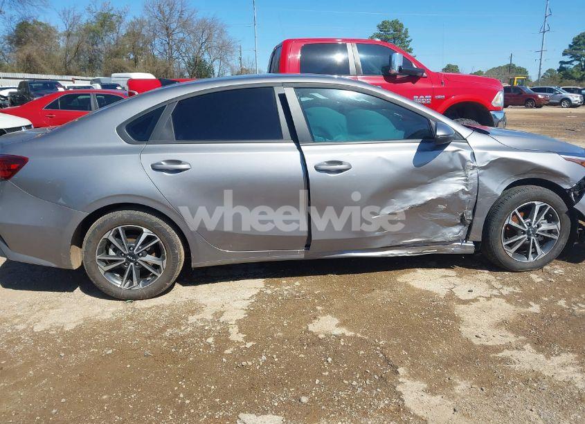 Photo 6 of 2024 Kia Forte LXS (VIN 3KPF24ADXRE838070)