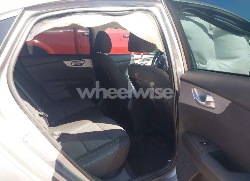 Photo 8 of 2024 Kia Forte LXS (VIN 3KPF24ADXRE838070)