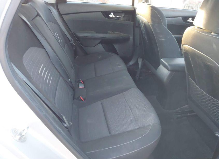 Photo 8 of 2019 Kia Forte S (VIN 3KPF34AD0KE067248)