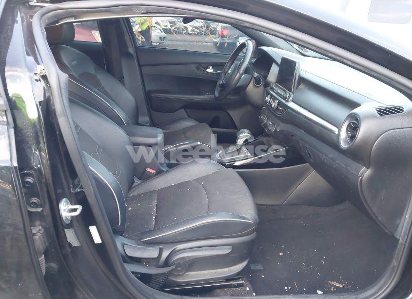 Photo 5 of 2020 Kia Forte GT-LINE (VIN 3KPF34AD0LE145898)