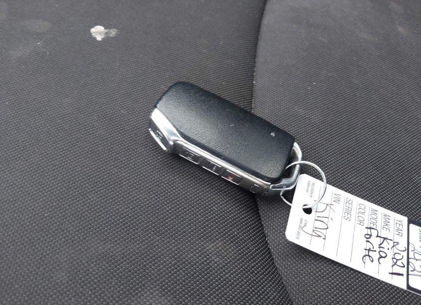 Photo 11 of 2021 Kia Forte GT-LINE (VIN 3KPF34AD0ME273589)