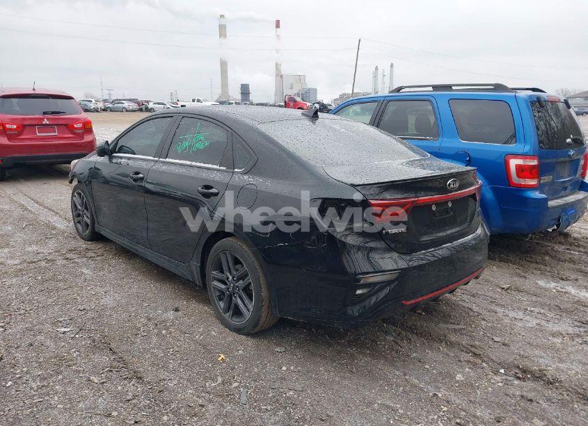 Photo 3 of 2021 Kia Forte GT-LINE (VIN 3KPF34AD0ME319471)
