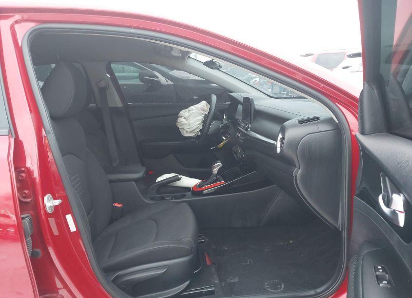 Photo 5 of 2019 Kia Forte S (VIN 3KPF34AD1KE028622)