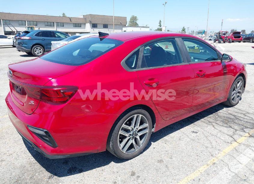 Photo 4 of 2019 Kia Forte S (VIN 3KPF34AD1KE068201)