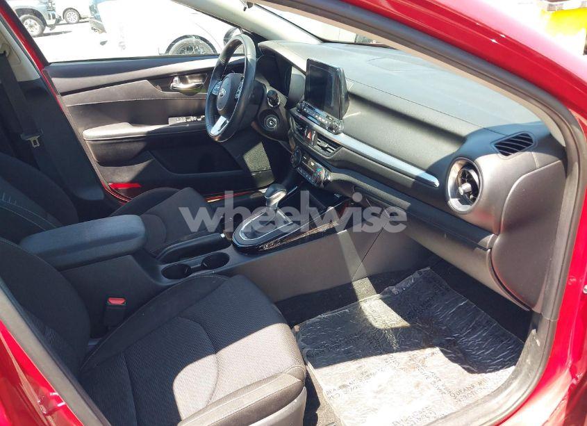 Photo 5 of 2019 Kia Forte S (VIN 3KPF34AD1KE068201)