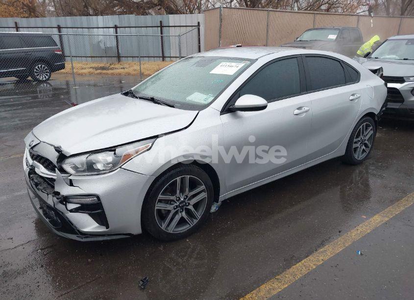 Photo 2 of 2019 Kia Forte S (VIN 3KPF34AD1KE069994)