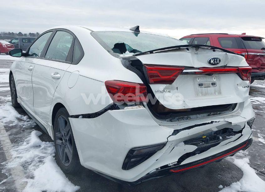 Photo 3 of 2020 Kia Forte GT-LINE (VIN 3KPF34AD1LE181213)