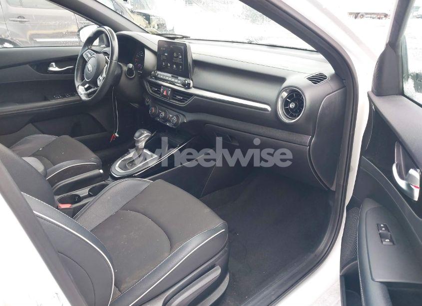 Photo 5 of 2020 Kia Forte GT-LINE (VIN 3KPF34AD1LE181213)