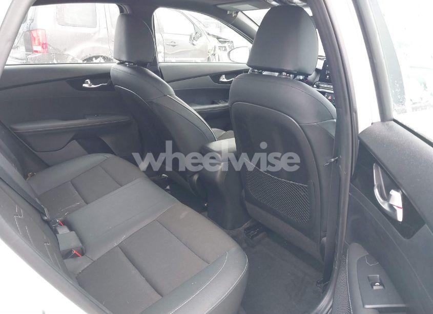 Photo 8 of 2020 Kia Forte GT-LINE (VIN 3KPF34AD1LE181213)