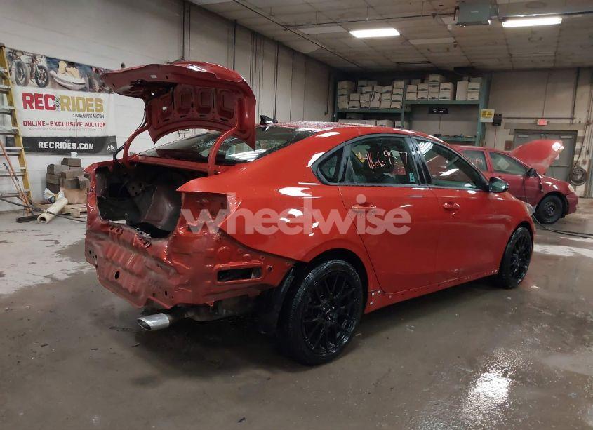 Photo 4 of 2020 Kia Forte GT-LINE (VIN 3KPF34AD1LE239613)