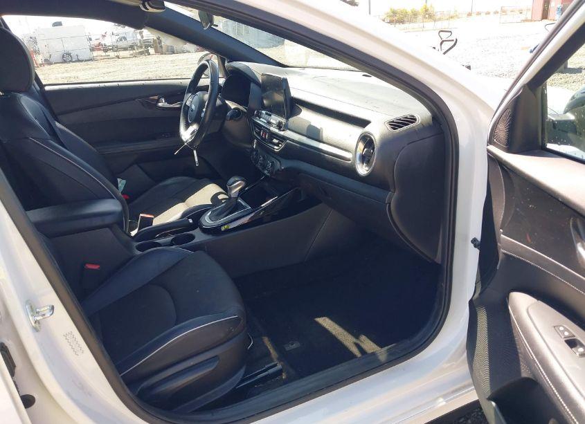 Photo 5 of 2021 Kia Forte GT-LINE (VIN 3KPF34AD1ME316661)