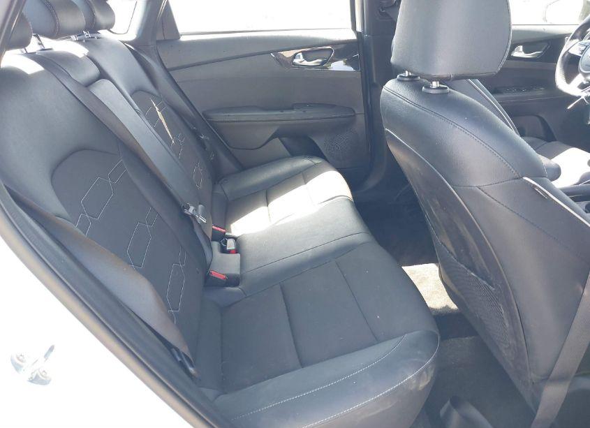 Photo 8 of 2021 Kia Forte GT-LINE (VIN 3KPF34AD1ME316661)