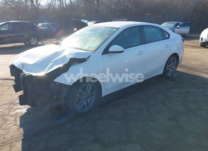 Photo 2 of 2019 Kia Forte S (VIN 3KPF34AD2KE017130)