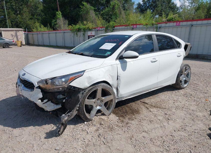 Photo 2 of 2019 Kia Forte S (VIN 3KPF34AD2KE065873)