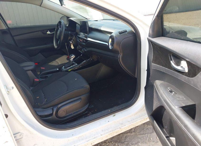 Photo 5 of 2019 Kia Forte S (VIN 3KPF34AD2KE065873)