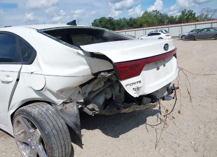 Photo 6 of 2019 Kia Forte S (VIN 3KPF34AD2KE065873)