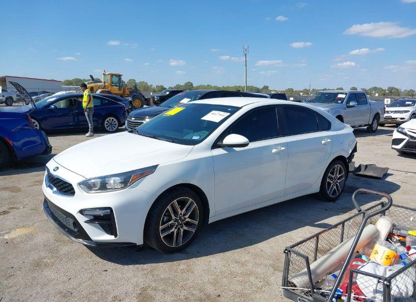 Photo 2 of 2019 Kia Forte S (VIN 3KPF34AD2KE105160)