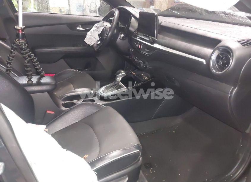 Photo 5 of 2021 Kia Forte GT-LINE (VIN 3KPF34AD2ME285551)