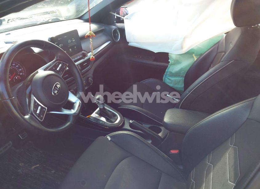 Photo 5 of 2021 Kia Forte GT-LINE (VIN 3KPF34AD2ME365349)