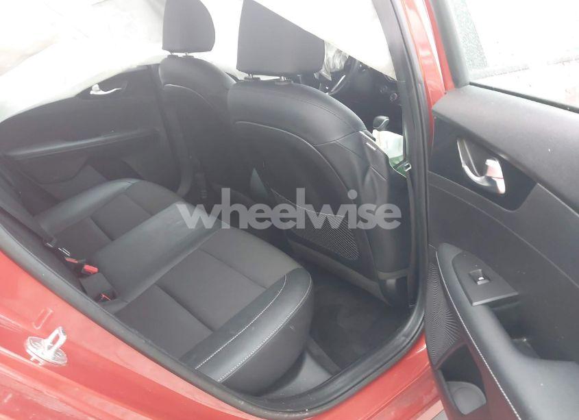 Photo 8 of 2021 Kia Forte GT-LINE (VIN 3KPF34AD2ME414064)