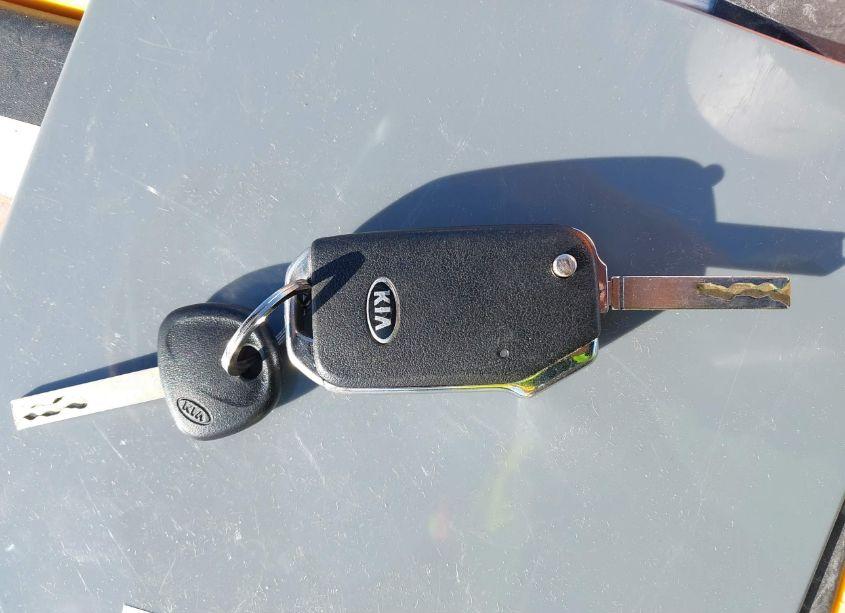 Photo 11 of 2019 Kia Forte S (VIN 3KPF34AD3KE012891)