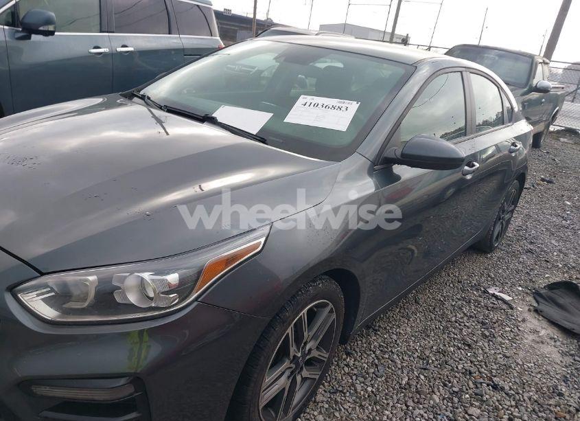 Photo 2 of 2019 Kia Forte S (VIN 3KPF34AD3KE024619)