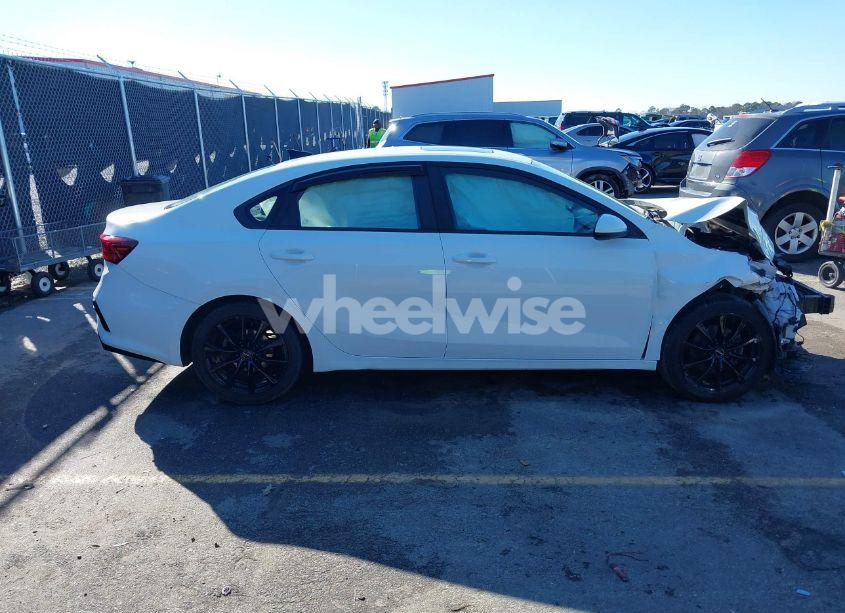 Photo 14 of 2019 Kia Forte S (VIN 3KPF34AD3KE025723)