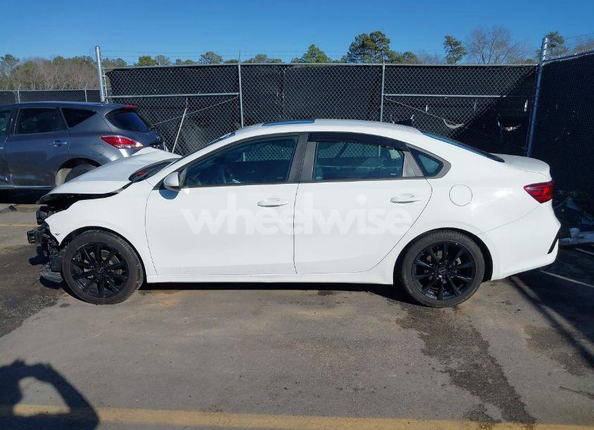 Photo 15 of 2019 Kia Forte S (VIN 3KPF34AD3KE025723)
