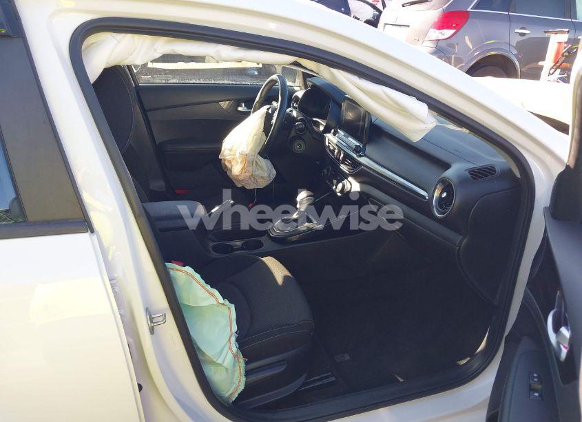 Photo 5 of 2019 Kia Forte S (VIN 3KPF34AD3KE025723)