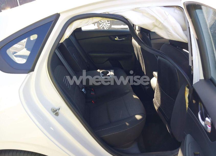 Photo 8 of 2019 Kia Forte S (VIN 3KPF34AD3KE025723)