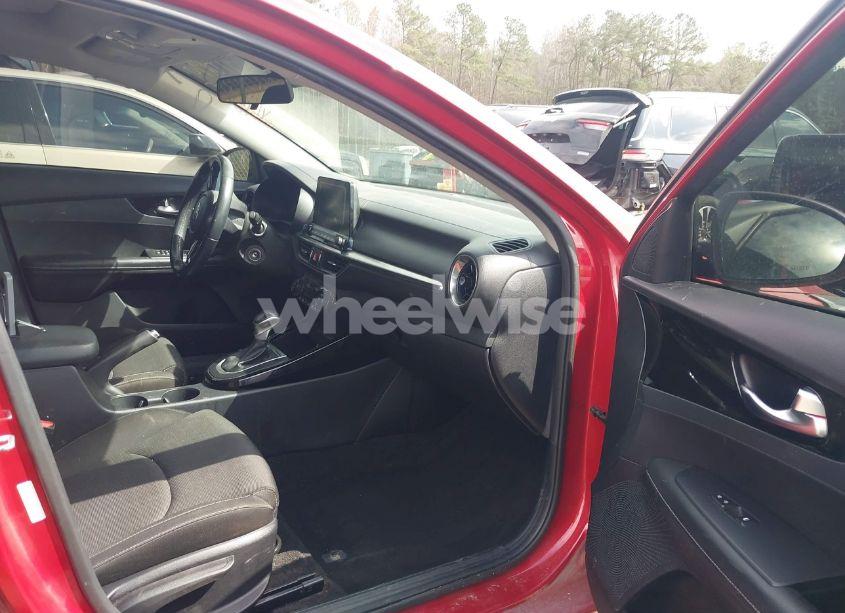 Photo 5 of 2019 Kia Forte S (VIN 3KPF34AD3KE048077)