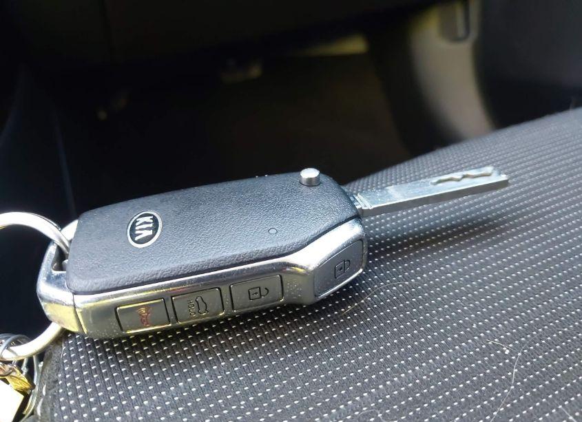 Photo 11 of 2019 Kia Forte S (VIN 3KPF34AD4KE018540)