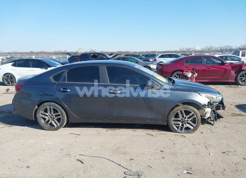 Photo 13 of 2019 Kia Forte S (VIN 3KPF34AD4KE067673)