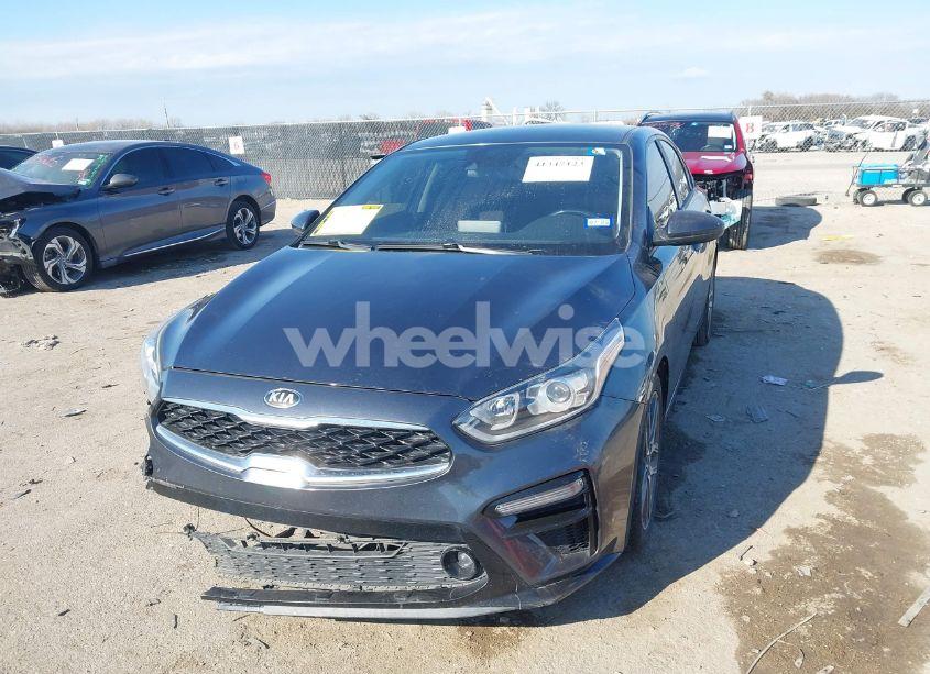 Photo 2 of 2019 Kia Forte S (VIN 3KPF34AD4KE067673)