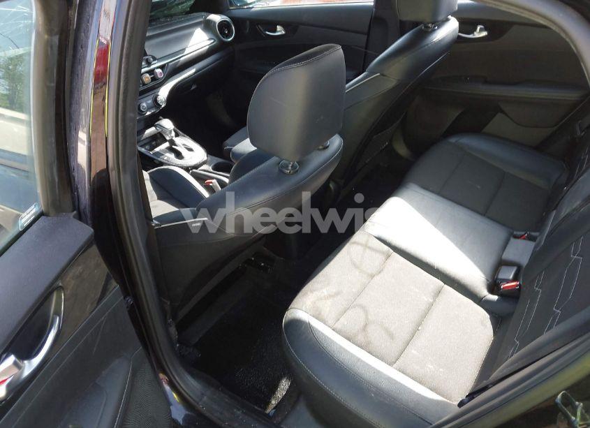 Photo 8 of 2021 Kia Forte GT-LINE (VIN 3KPF34AD4ME307615)