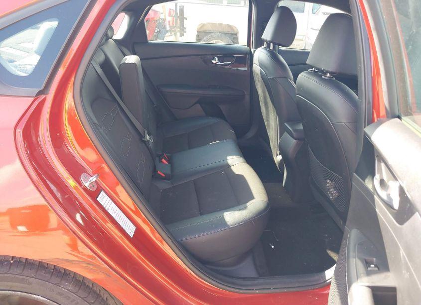 Photo 8 of 2021 Kia Forte GT-LINE (VIN 3KPF34AD4ME368043)