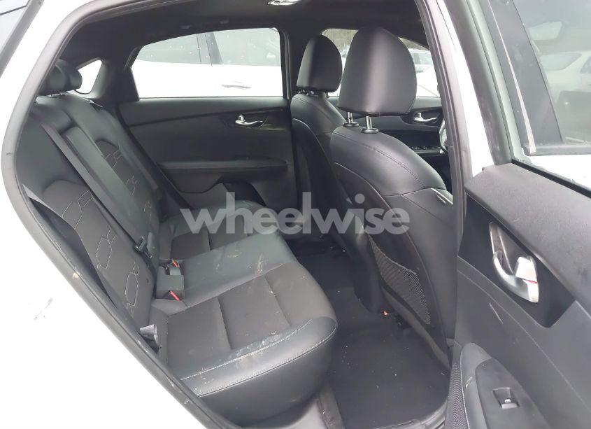 Photo 8 of 2021 Kia Forte GT-LINE (VIN 3KPF34AD4ME382427)