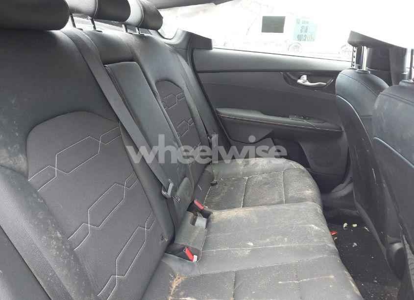 Photo 8 of 2021 Kia Forte GT-LINE (VIN 3KPF34AD4ME423784)